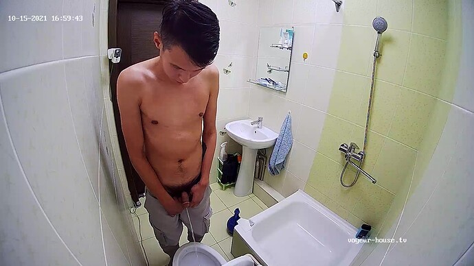 Denys peeing 15 Oct 2021 5pm0