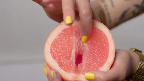 Gr__efruit Fingering GIF by bjorn